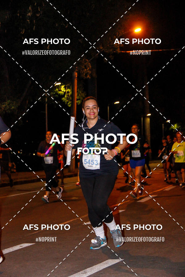 Achetez vos photos de l'vnementNeon Night Run 2019 - Belo Horizonte sur Fotop