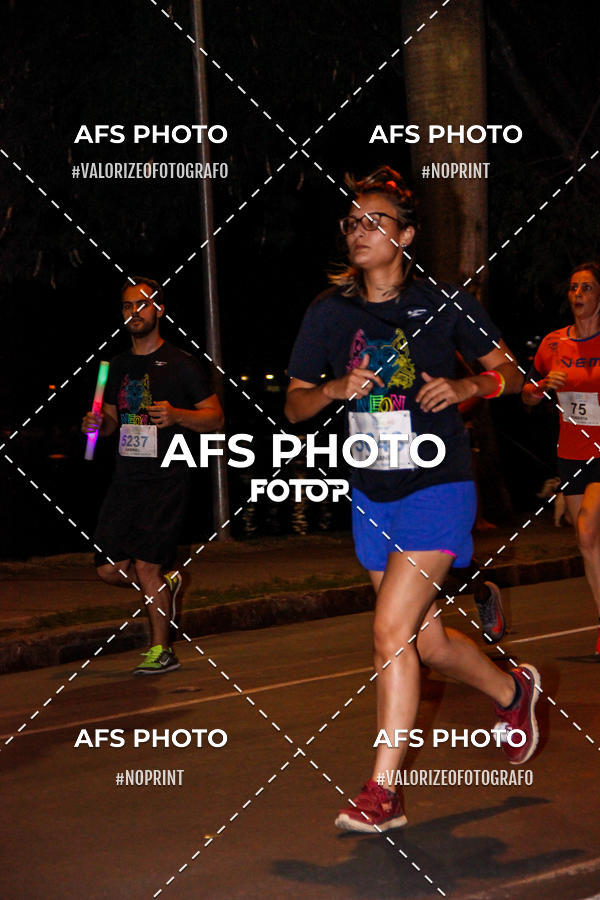 Achetez vos photos de l'vnementNeon Night Run 2019 - Belo Horizonte sur Fotop