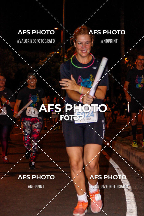 Achetez vos photos de l'vnementNeon Night Run 2019 - Belo Horizonte sur Fotop