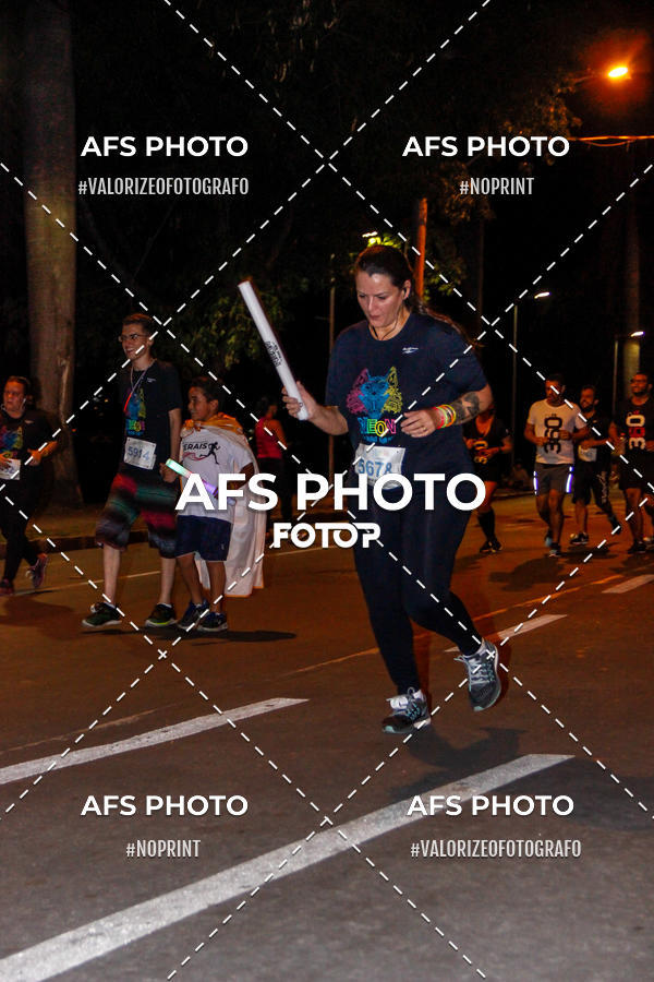 Compre as suas fotos do eventoNeon Night Run 2019 - Belo Horizonte no Fotop