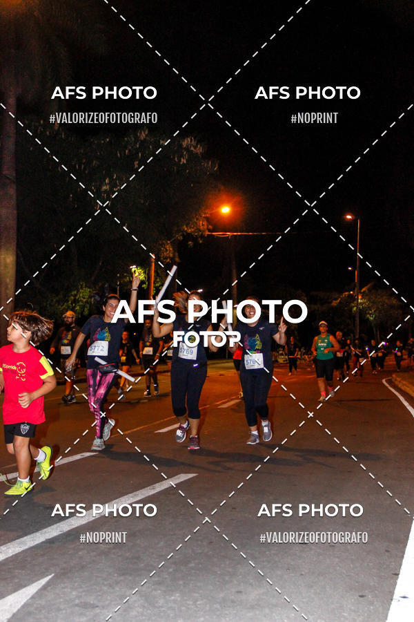 Compre as suas fotos do eventoNeon Night Run 2019 - Belo Horizonte no Fotop