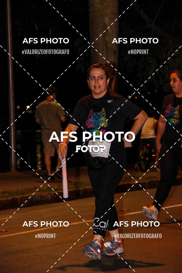 Compre as suas fotos do eventoNeon Night Run 2019 - Belo Horizonte no Fotop