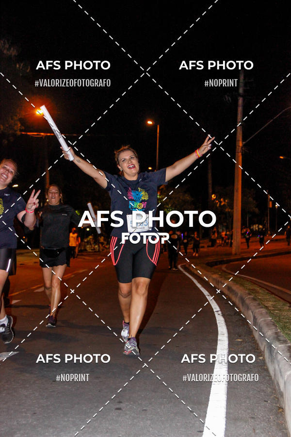 Compre as suas fotos do eventoNeon Night Run 2019 - Belo Horizonte no Fotop