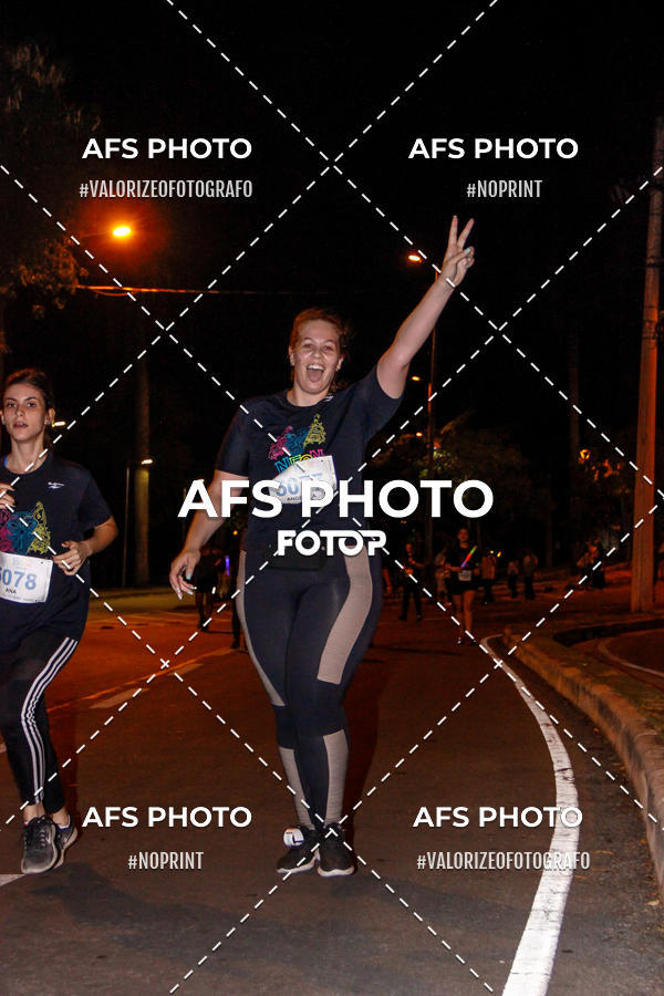Compre as suas fotos do eventoNeon Night Run 2019 - Belo Horizonte no Fotop