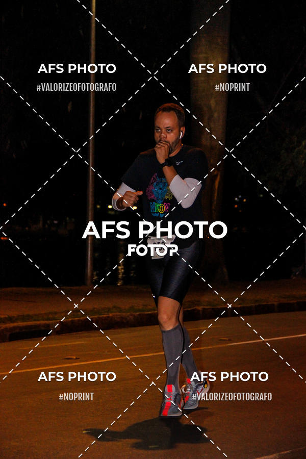 Buy your photos of the eventNeon Night Run 2019 - Belo Horizonte on Fotop