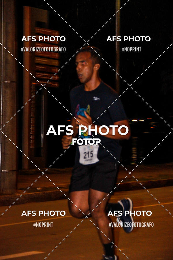 Buy your photos of the eventNeon Night Run 2019 - Belo Horizonte on Fotop