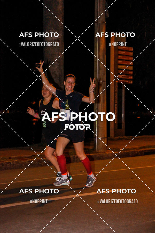 Buy your photos of the eventNeon Night Run 2019 - Belo Horizonte on Fotop