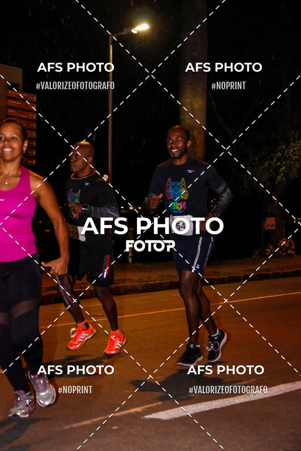 Buy your photos of the eventNeon Night Run 2019 - Belo Horizonte on Fotop