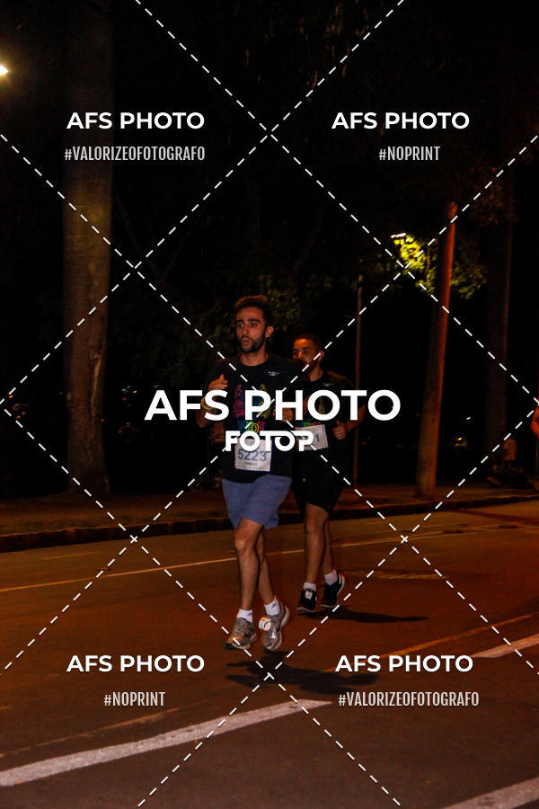 Buy your photos of the eventNeon Night Run 2019 - Belo Horizonte on Fotop