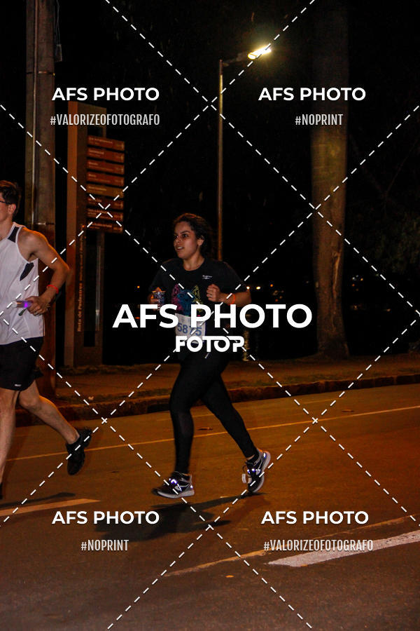 Buy your photos of the eventNeon Night Run 2019 - Belo Horizonte on Fotop