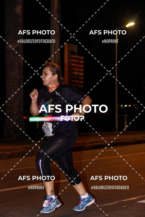 Buy your photos of the eventNeon Night Run 2019 - Belo Horizonte on Fotop