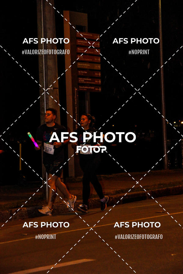 Buy your photos of the eventNeon Night Run 2019 - Belo Horizonte on Fotop
