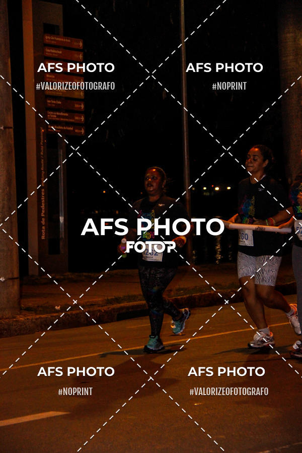 Buy your photos of the eventNeon Night Run 2019 - Belo Horizonte on Fotop