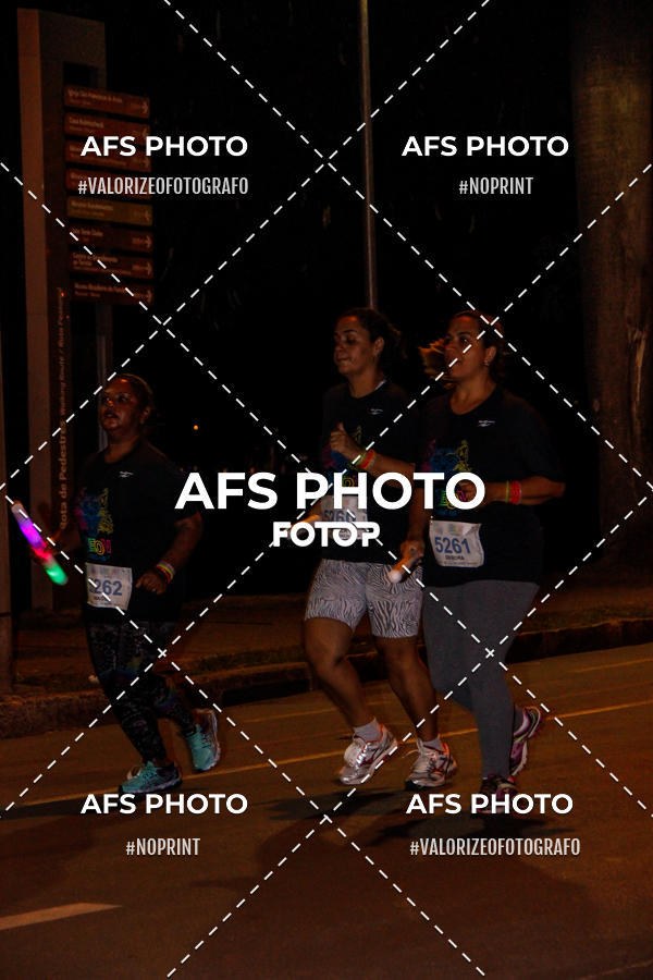 Buy your photos of the eventNeon Night Run 2019 - Belo Horizonte on Fotop