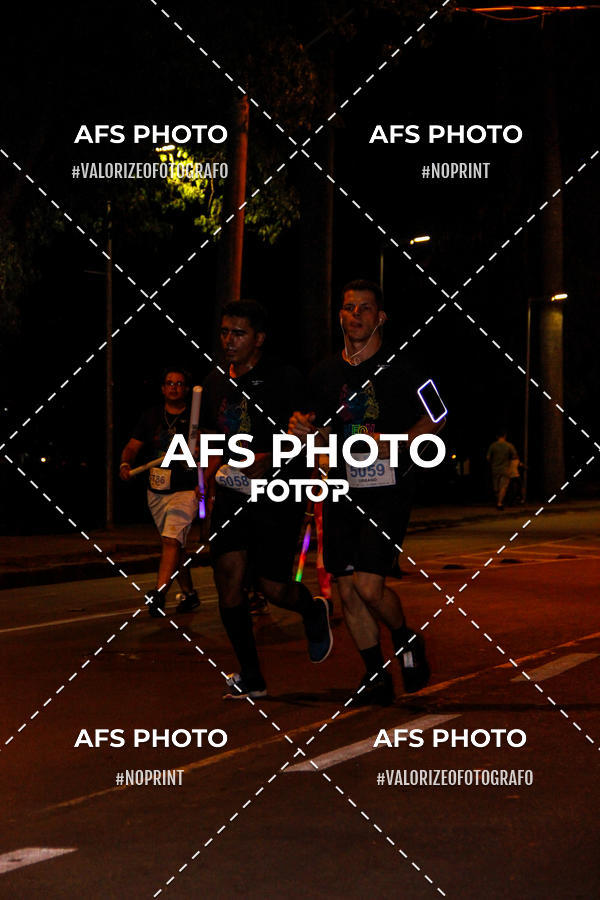 Buy your photos of the eventNeon Night Run 2019 - Belo Horizonte on Fotop