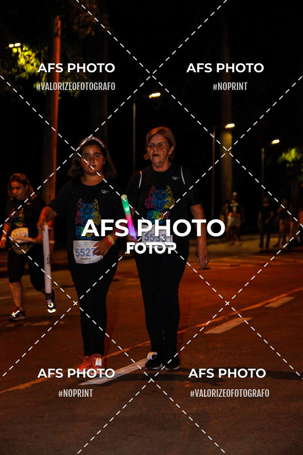 Achetez vos photos de l'vnementNeon Night Run 2019 - Belo Horizonte sur Fotop