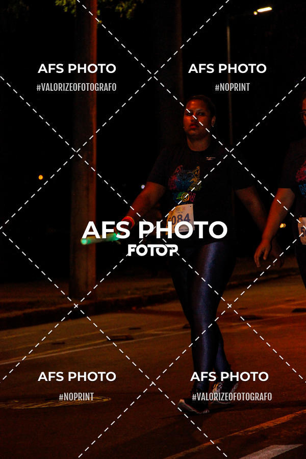 Achetez vos photos de l'vnementNeon Night Run 2019 - Belo Horizonte sur Fotop