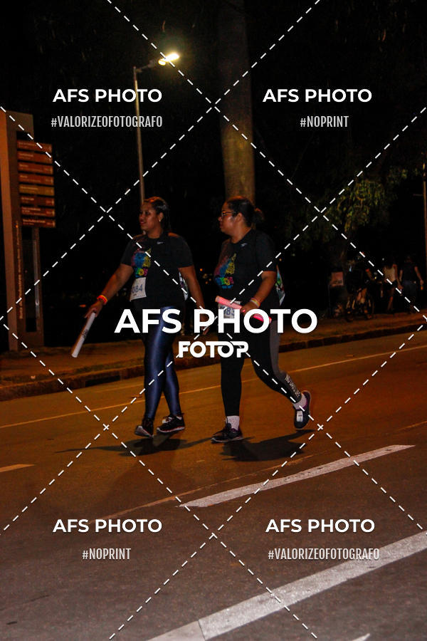 Achetez vos photos de l'vnementNeon Night Run 2019 - Belo Horizonte sur Fotop