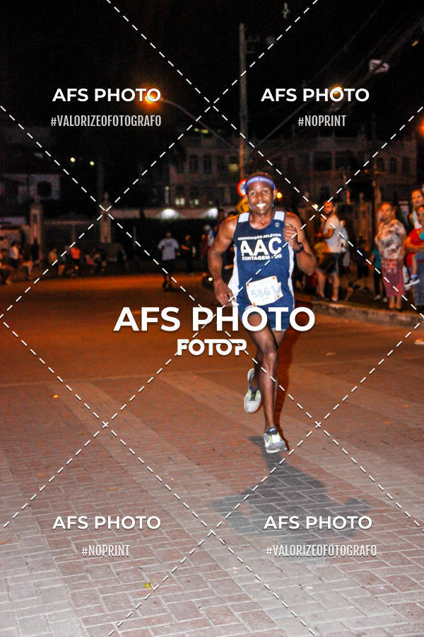 Achetez vos photos de l'vnementNeon Night Run 2019 - Belo Horizonte sur Fotop