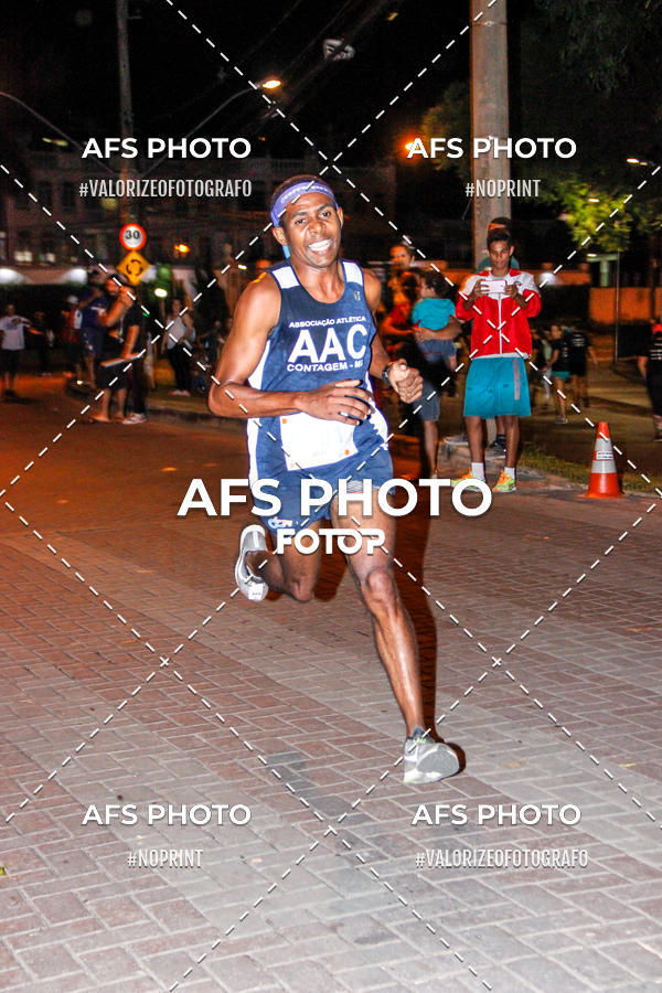 Achetez vos photos de l'vnementNeon Night Run 2019 - Belo Horizonte sur Fotop