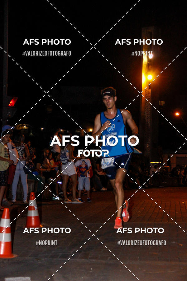 Achetez vos photos de l'vnementNeon Night Run 2019 - Belo Horizonte sur Fotop