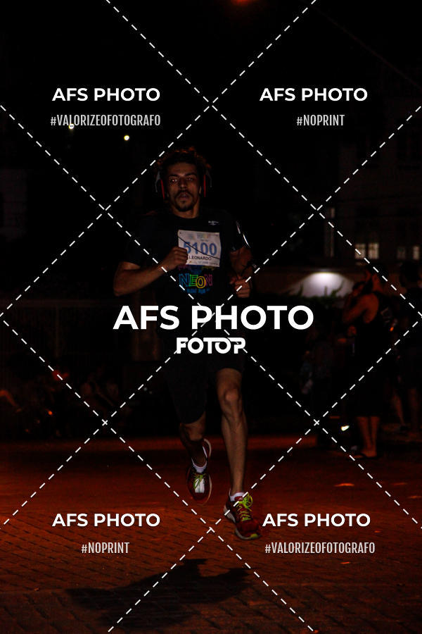 Achetez vos photos de l'vnementNeon Night Run 2019 - Belo Horizonte sur Fotop