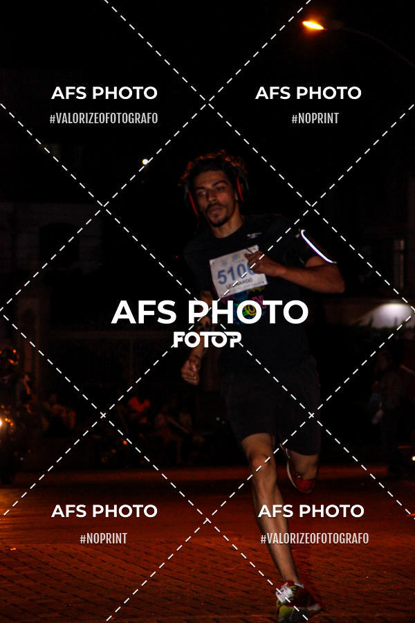 Achetez vos photos de l'vnementNeon Night Run 2019 - Belo Horizonte sur Fotop