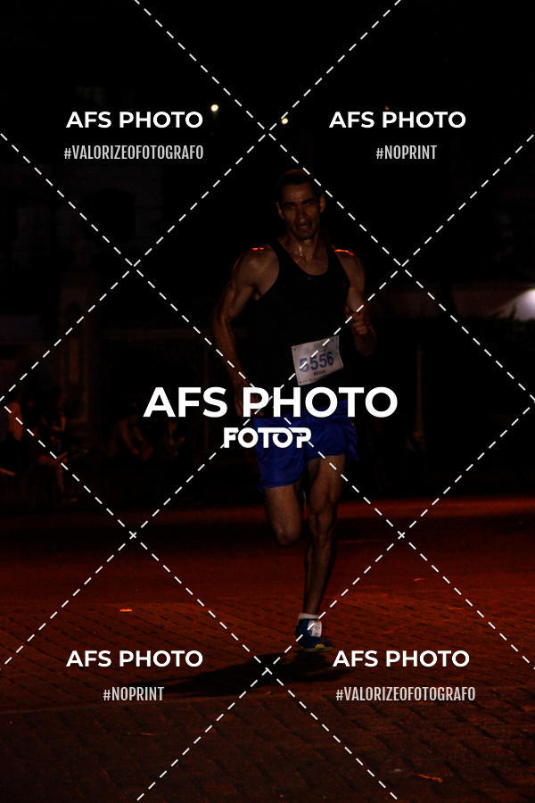 Achetez vos photos de l'vnementNeon Night Run 2019 - Belo Horizonte sur Fotop