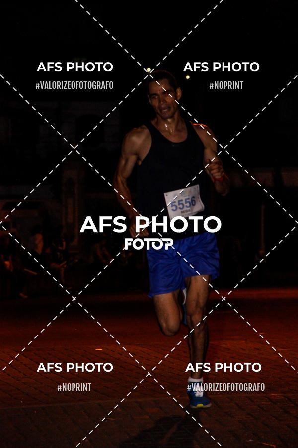 Achetez vos photos de l'vnementNeon Night Run 2019 - Belo Horizonte sur Fotop