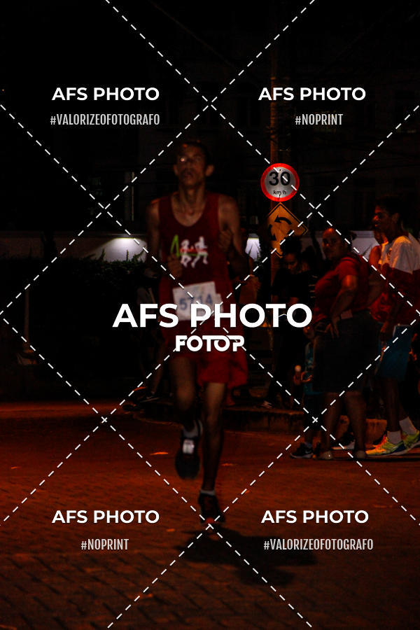 Achetez vos photos de l'vnementNeon Night Run 2019 - Belo Horizonte sur Fotop