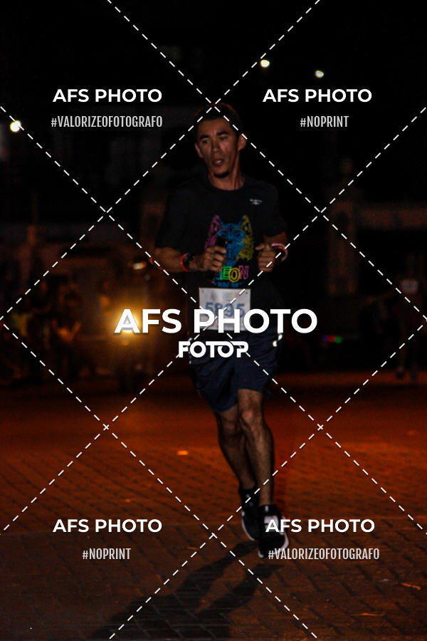Achetez vos photos de l'vnementNeon Night Run 2019 - Belo Horizonte sur Fotop