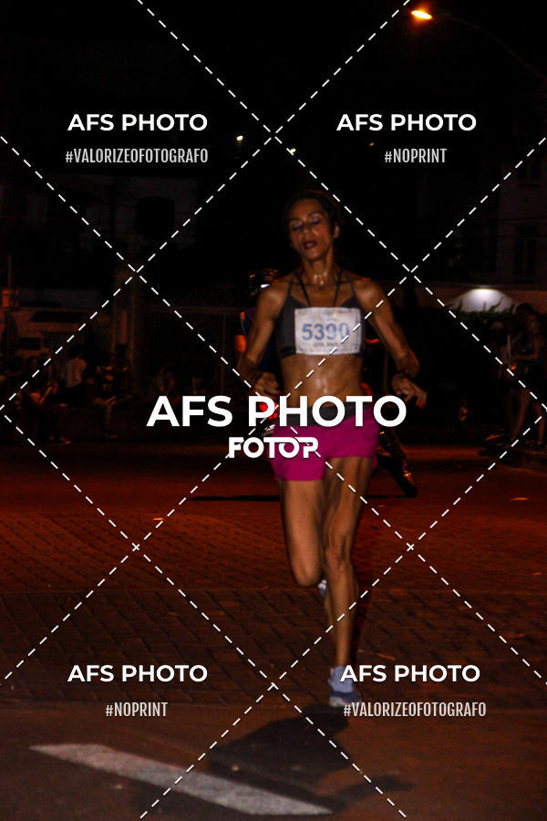 Achetez vos photos de l'vnementNeon Night Run 2019 - Belo Horizonte sur Fotop