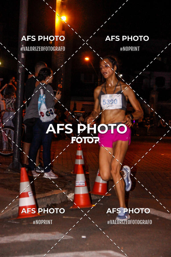 Achetez vos photos de l'vnementNeon Night Run 2019 - Belo Horizonte sur Fotop