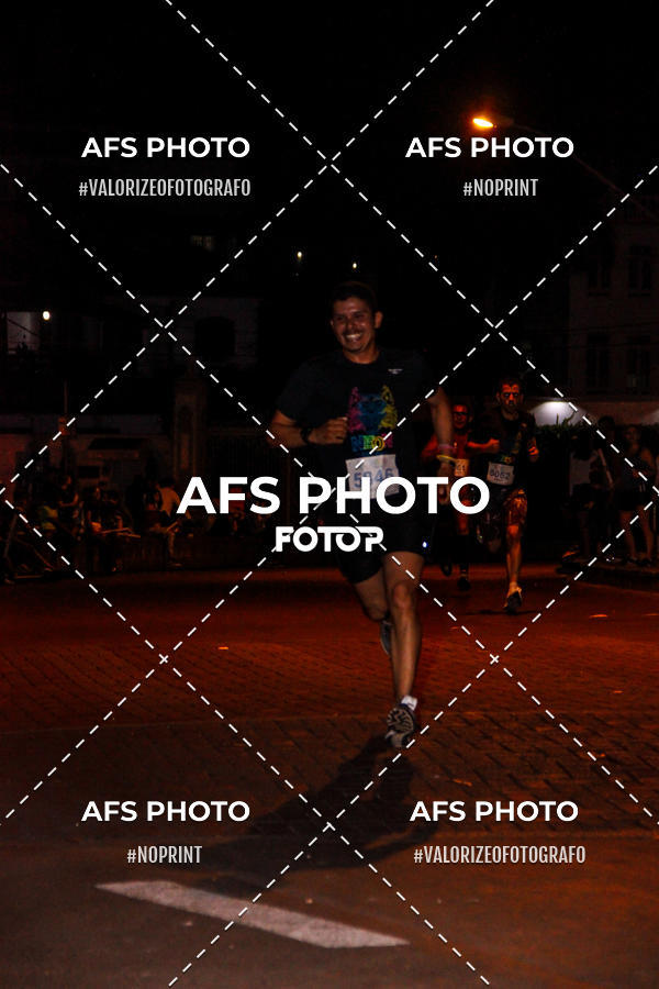 Achetez vos photos de l'vnementNeon Night Run 2019 - Belo Horizonte sur Fotop