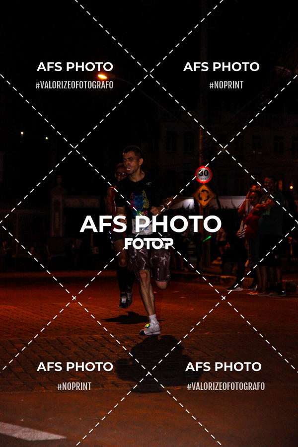 Achetez vos photos de l'vnementNeon Night Run 2019 - Belo Horizonte sur Fotop