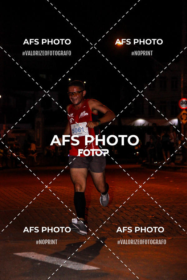 Achetez vos photos de l'vnementNeon Night Run 2019 - Belo Horizonte sur Fotop