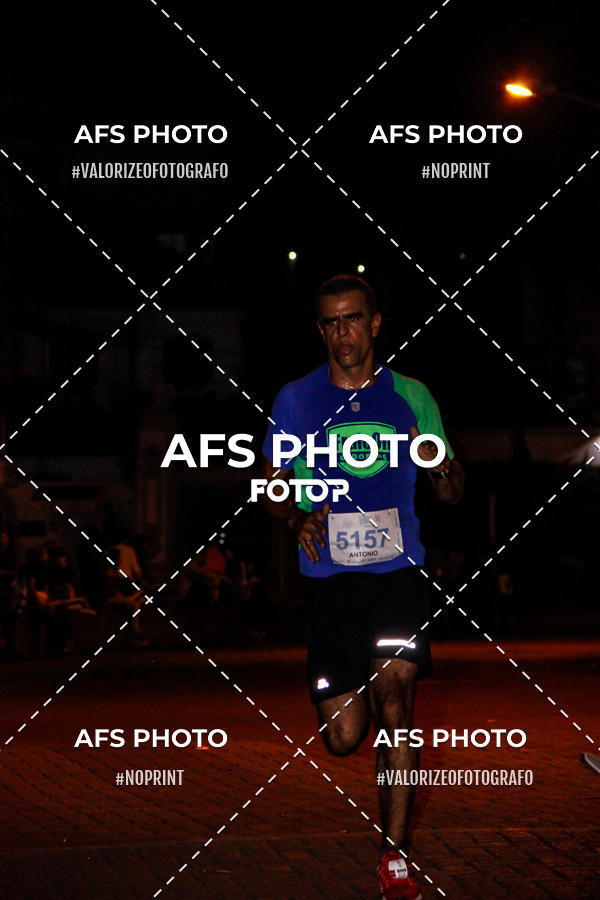 Achetez vos photos de l'vnementNeon Night Run 2019 - Belo Horizonte sur Fotop