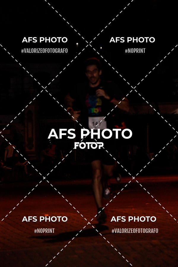 Achetez vos photos de l'vnementNeon Night Run 2019 - Belo Horizonte sur Fotop