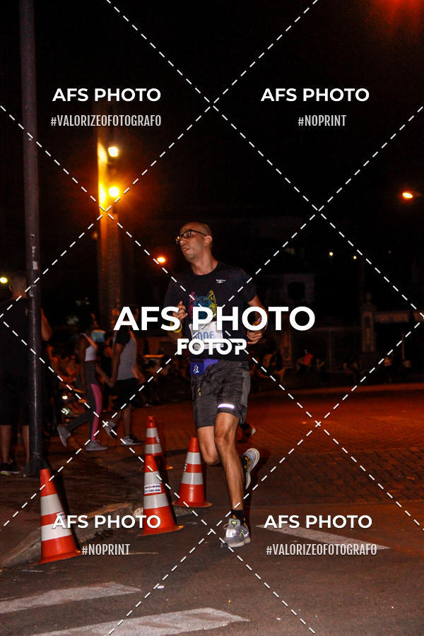 Achetez vos photos de l'vnementNeon Night Run 2019 - Belo Horizonte sur Fotop