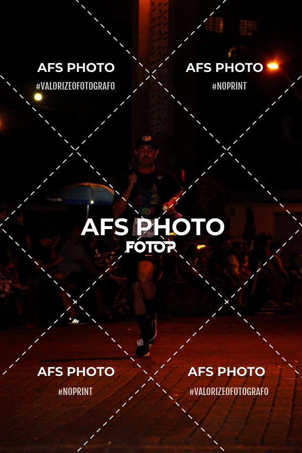 Achetez vos photos de l'vnementNeon Night Run 2019 - Belo Horizonte sur Fotop