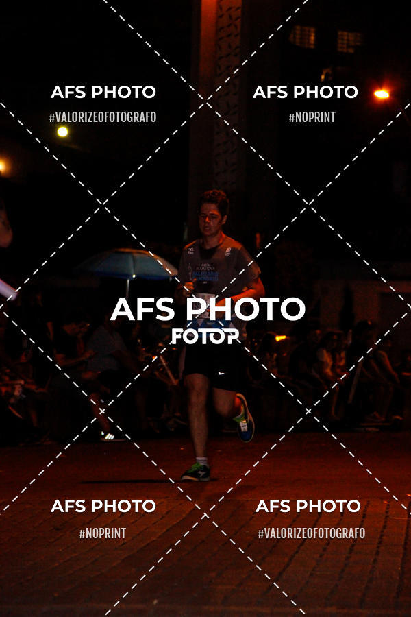 Achetez vos photos de l'vnementNeon Night Run 2019 - Belo Horizonte sur Fotop