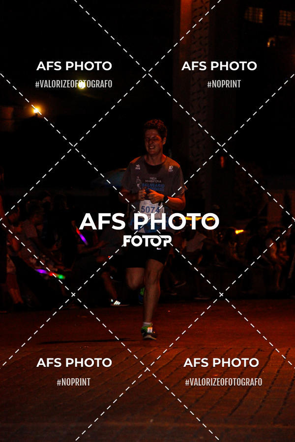 Achetez vos photos de l'vnementNeon Night Run 2019 - Belo Horizonte sur Fotop