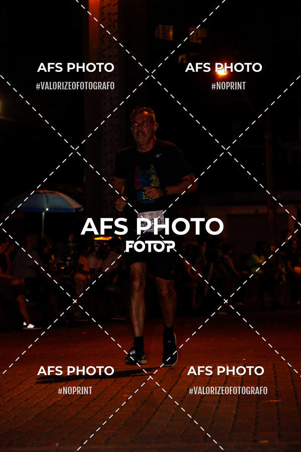 Achetez vos photos de l'vnementNeon Night Run 2019 - Belo Horizonte sur Fotop