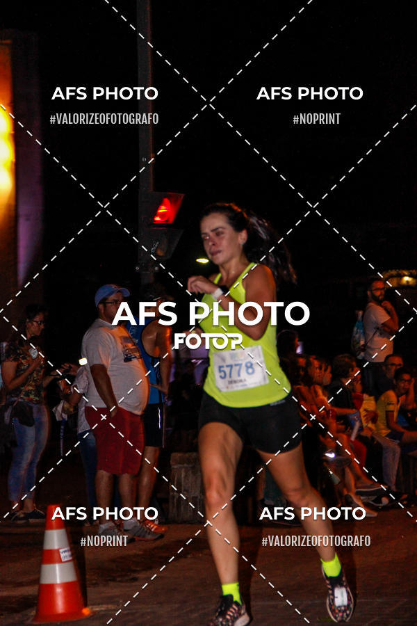 Achetez vos photos de l'vnementNeon Night Run 2019 - Belo Horizonte sur Fotop