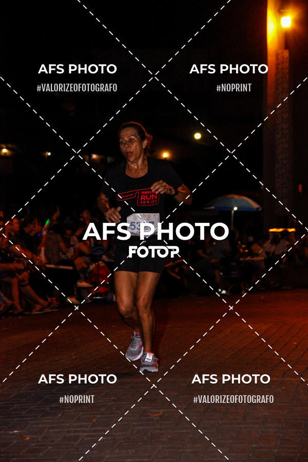 Achetez vos photos de l'vnementNeon Night Run 2019 - Belo Horizonte sur Fotop