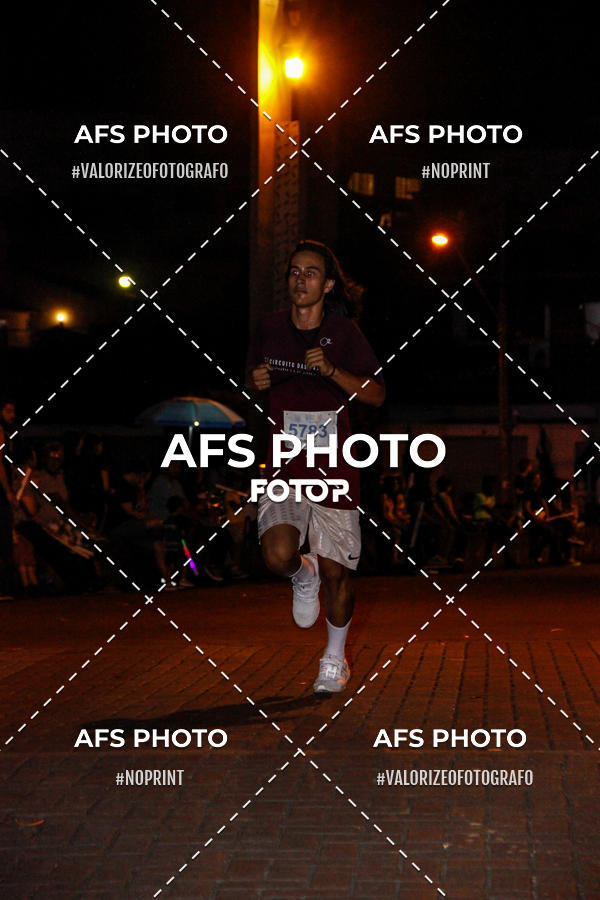Achetez vos photos de l'vnementNeon Night Run 2019 - Belo Horizonte sur Fotop