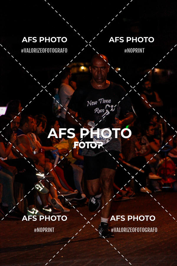 Achetez vos photos de l'vnementNeon Night Run 2019 - Belo Horizonte sur Fotop