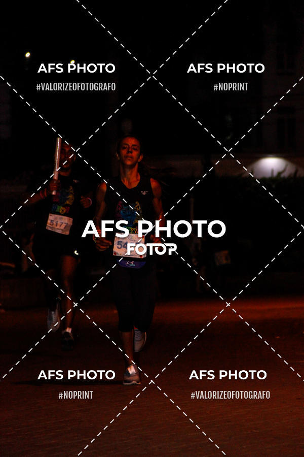 Achetez vos photos de l'vnementNeon Night Run 2019 - Belo Horizonte sur Fotop