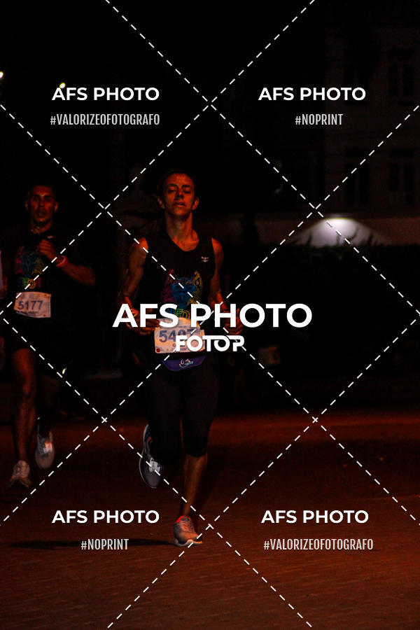 Achetez vos photos de l'vnementNeon Night Run 2019 - Belo Horizonte sur Fotop
