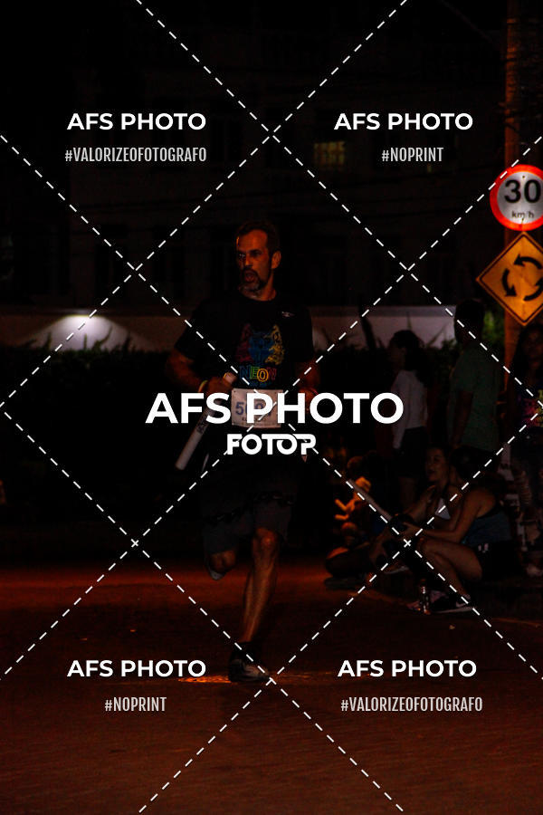 Achetez vos photos de l'vnementNeon Night Run 2019 - Belo Horizonte sur Fotop